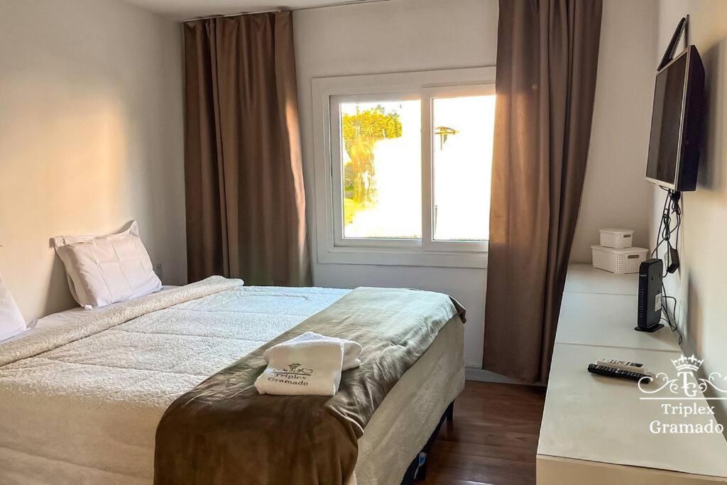 Casa Triplex Com 03 Suites, Cond No Centro * Gramado