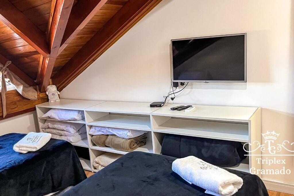 Casa Triplex Com 03 Suites, Cond No Centro Casa de férias Gramado