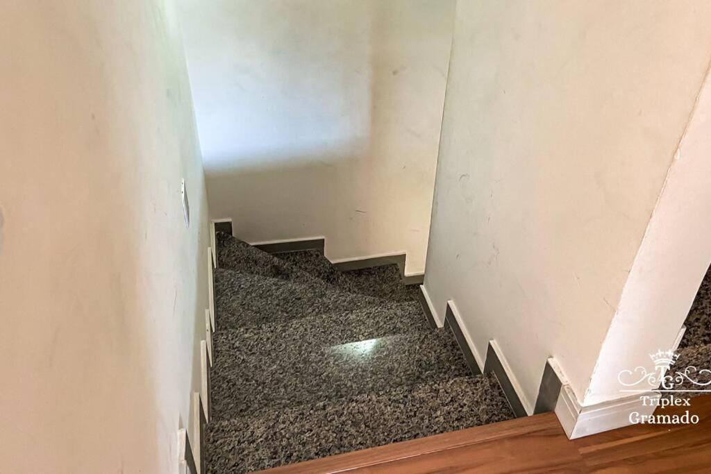 Casa Triplex Com 03 Suites, Cond No Centro * Gramado